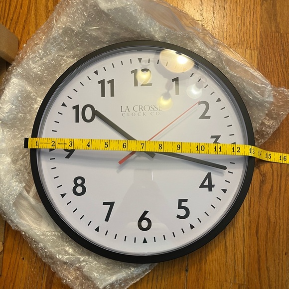 NWT Lacrosse Clock - Picture 3 of 4